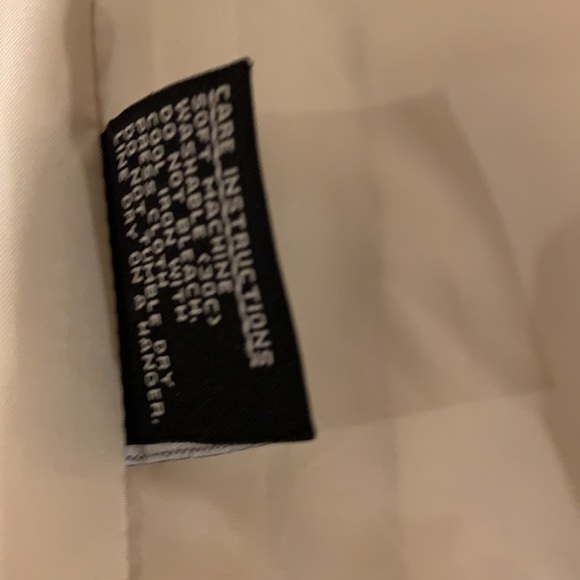 Zippered lightweight jacket with hood and pockets - Picture 5 of 6